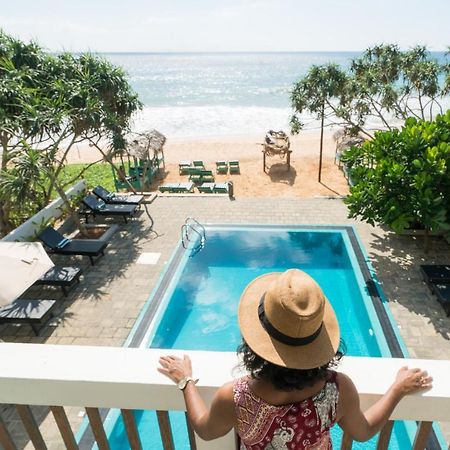 At Ease Beach Hotel Hikkaduwa Extérieur photo