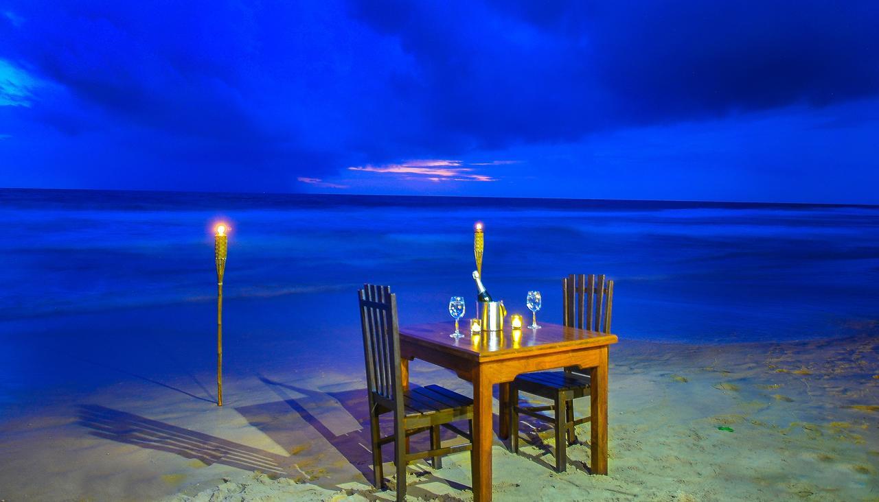 At Ease Beach Hotel Hikkaduwa Extérieur photo
