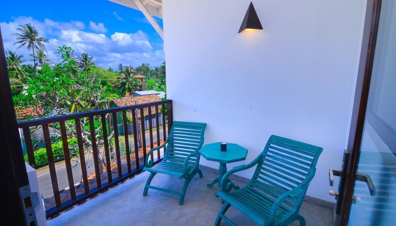 At Ease Beach Hotel Hikkaduwa Extérieur photo