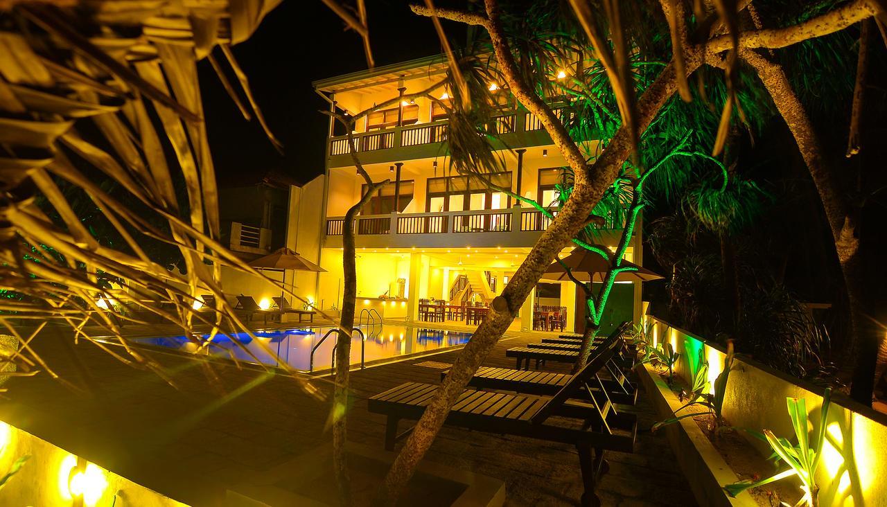 At Ease Beach Hotel Hikkaduwa Extérieur photo