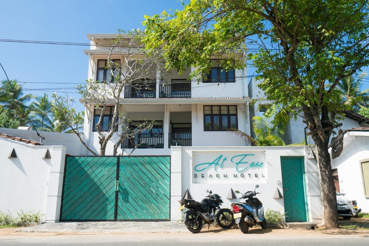 At Ease Beach Hotel Hikkaduwa Extérieur photo